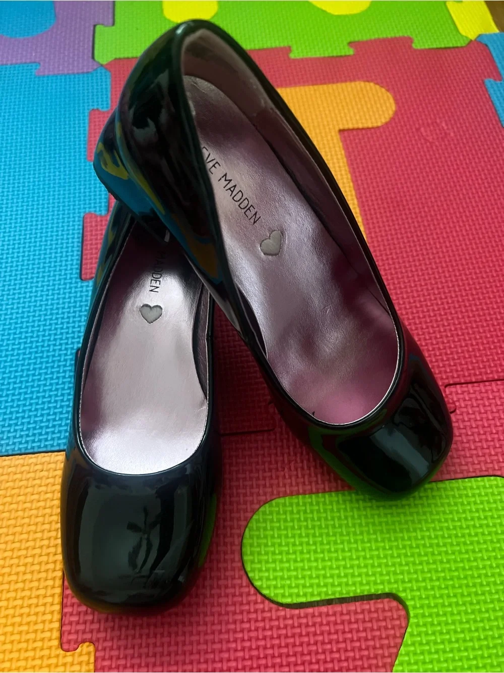 Steve Madden Black Patent Round-Toe Pumps with Pink Insole